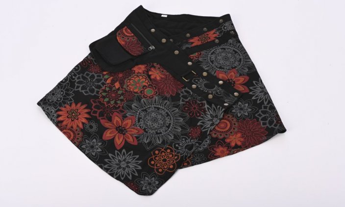 Krótka kopertowa spódnica czarno-czerwona z ćwiekami