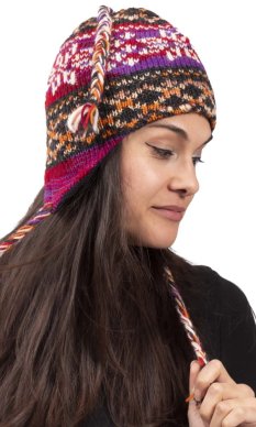 Vlněná čepice se střapci / černo-červená I.