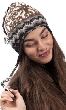 Vlněná čepice se střapci / černá IX.