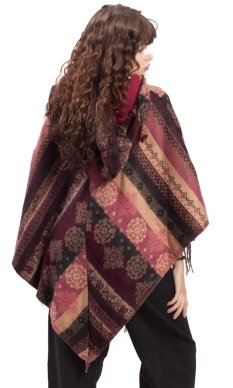 Ponczo z wzorami PANKAJ bordowo-różowy I.