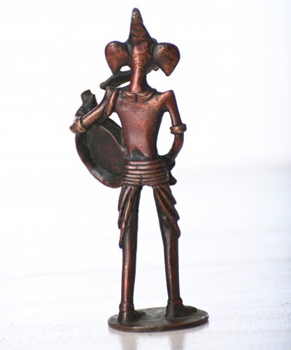 Metalowa statua Tribal