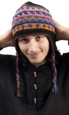 Vlněná čepice se střapci / černá II.