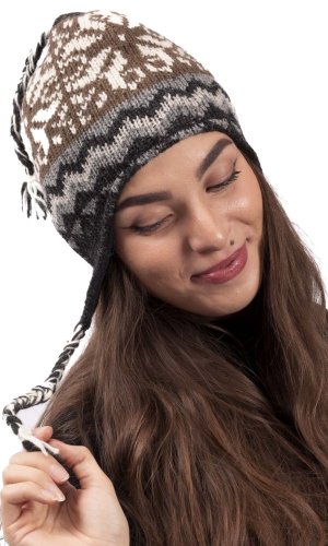 Vlnená čiapka so strapcami / čierna IX.