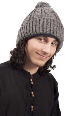 Vlnená čiapka s brmbolcom / šedá I.