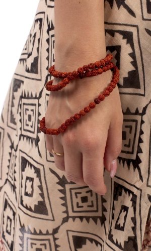 Sarong / szalik JALA / ornament czerwono-czarny II.